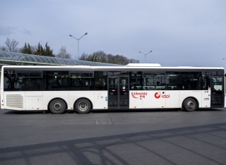 Ukrajinci mohou jezdit po kraji hromadnou dopravou zdarma. Sta jim pas